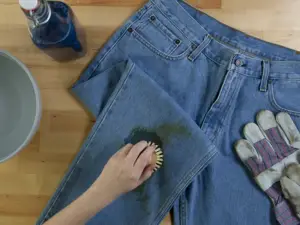Read more about the article <strong>How To Get Out Grass Stains From Jeans</strong>