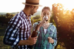 Read more about the article <strong>What to Wear for Winery: Best Wine Tasting Outfits</strong>