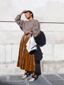 Read more about the article <strong>How to Style Long Skirt</strong>