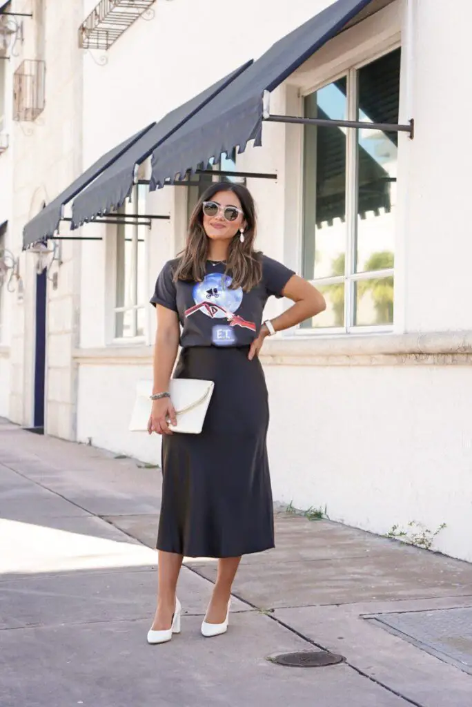 How to Style a Black Skirt