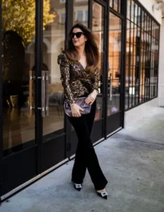 Read more about the article <strong>Velvet Pants Outfit Ideas</strong>